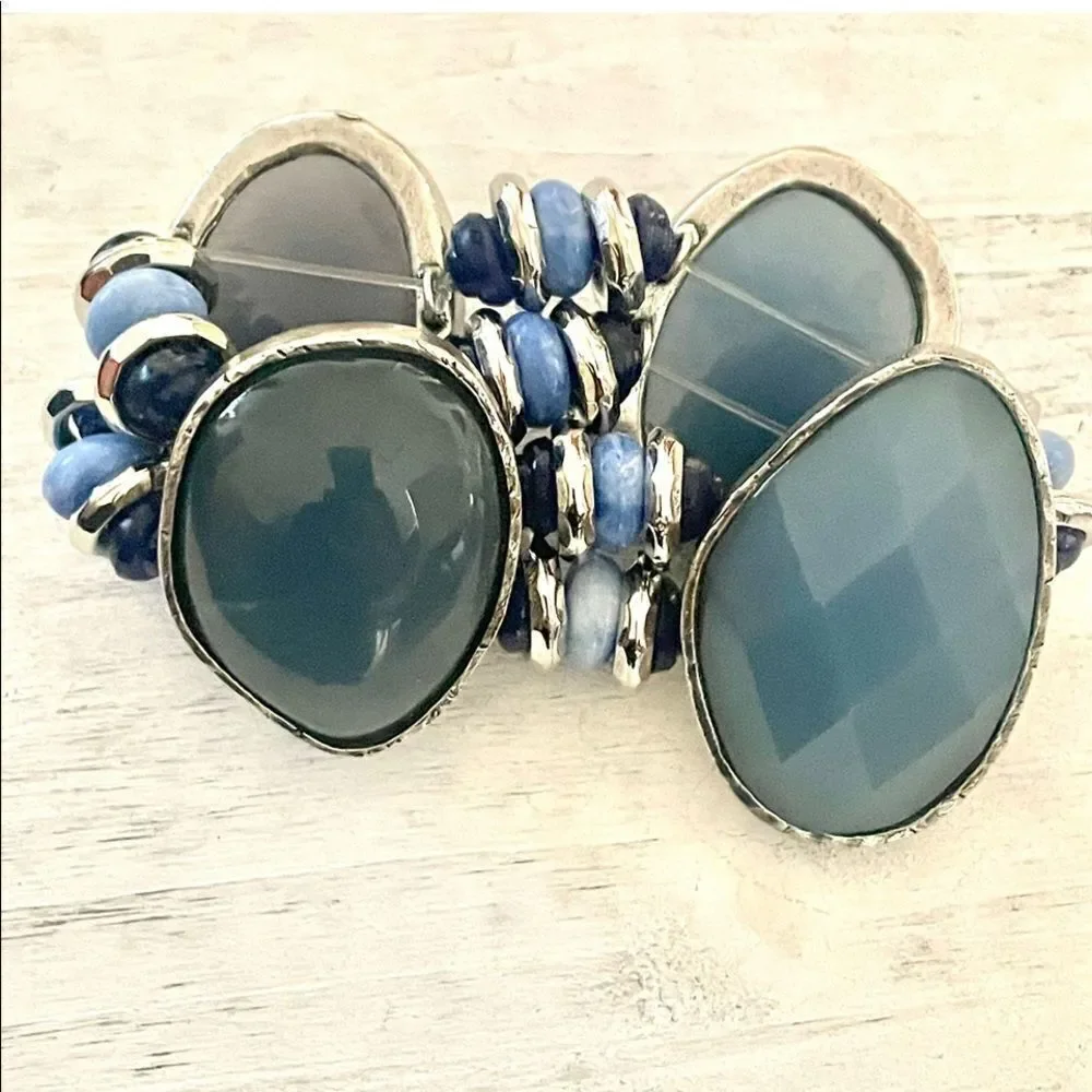 Blue beaded stretchy bracelet
